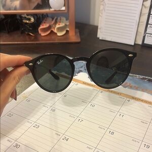 Ray-Ban Black Round 2180 Sunglasses